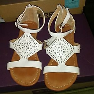 Relic white sandals for girls